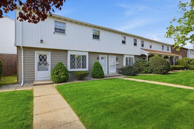 212 Blisswood Village Dr 212, Ludlow, MA 01056