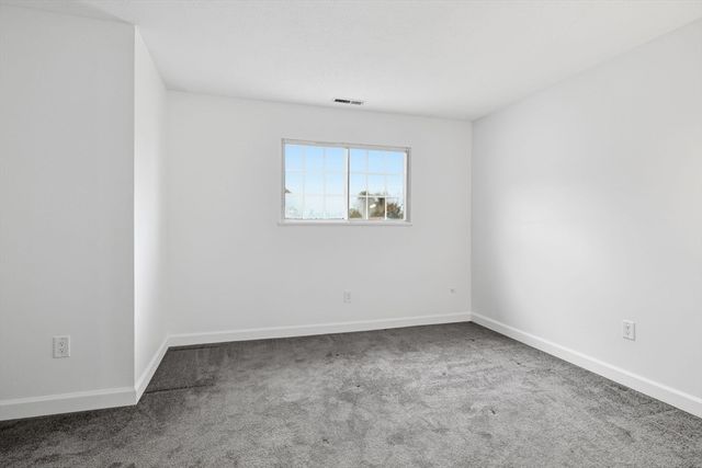 212 Blisswood Village Dr 212, Ludlow, MA 01056