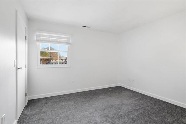 212 Blisswood Village Dr 212, Ludlow, MA 01056