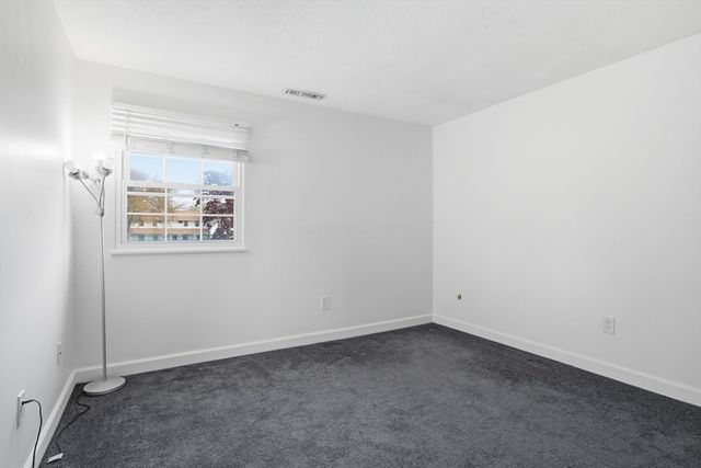 212 Blisswood Village Dr 212, Ludlow, MA 01056