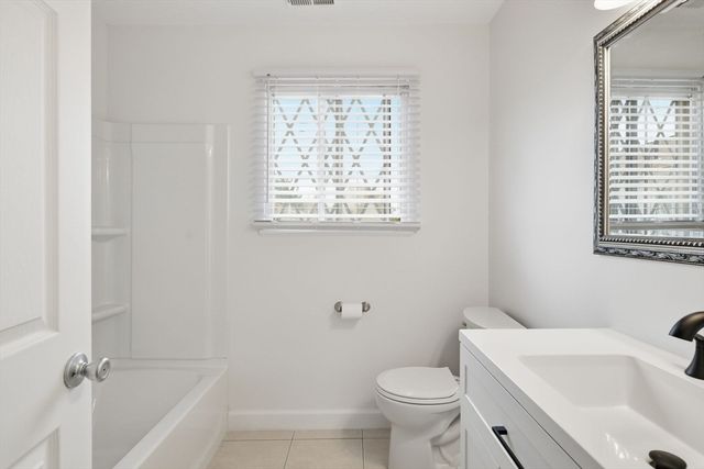 212 Blisswood Village Dr 212, Ludlow, MA 01056