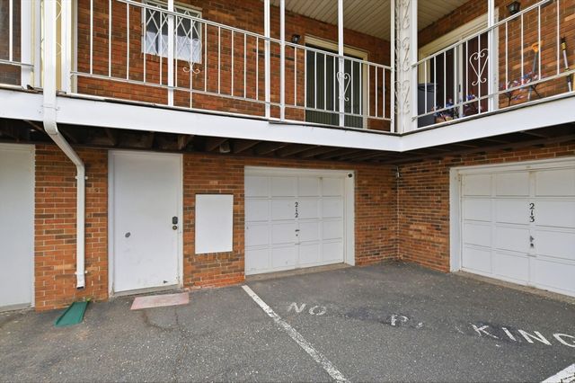 212 Blisswood Village Dr 212, Ludlow, MA 01056