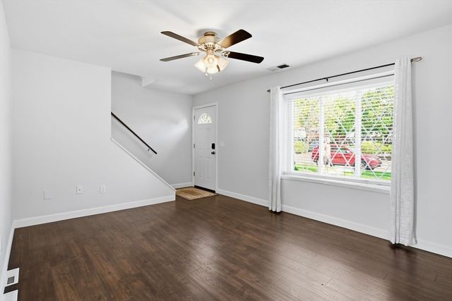 212 Blisswood Village Dr 212, Ludlow, MA 01056
