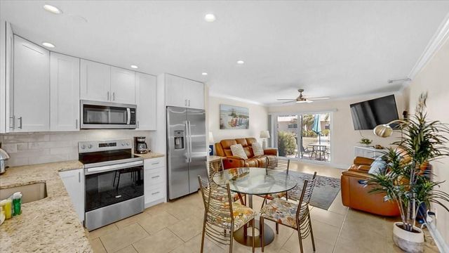 5830 MIDNIGHT PASS ROAD 3, Sarasota, FL 34242