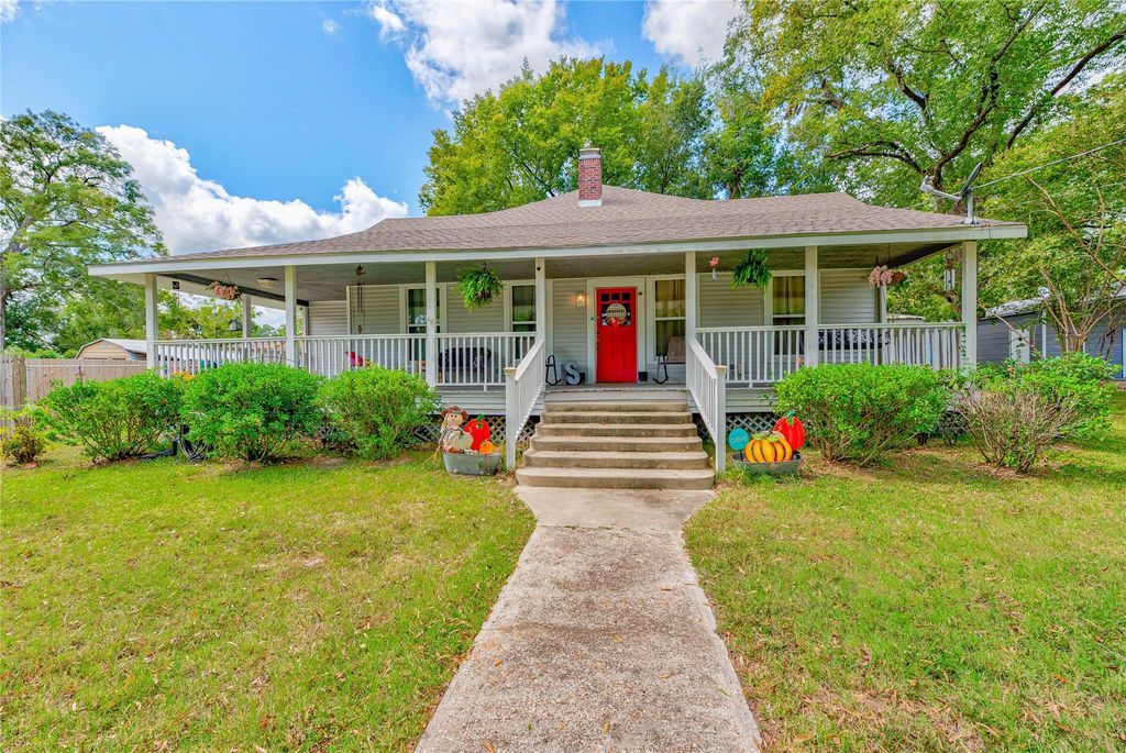 615 N Drew Avenue, Livingston, TX 77351