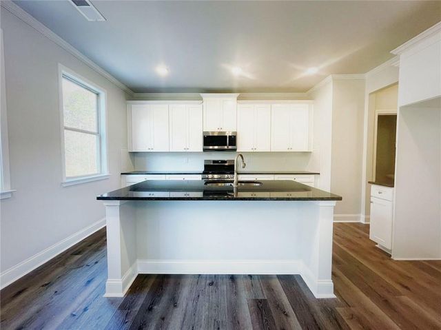 409 Hellen Valley Drive, Braselton, GA 30517