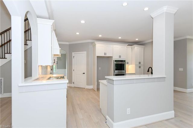 5483 Meadowlark Court, Winston-salem, NC 27106