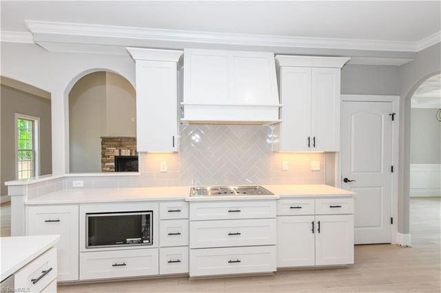 5483 Meadowlark Court, Winston-salem, NC 27106
