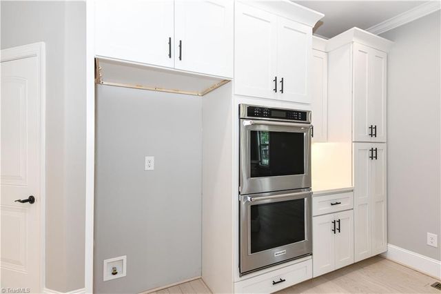 5483 Meadowlark Court, Winston-salem, NC 27106