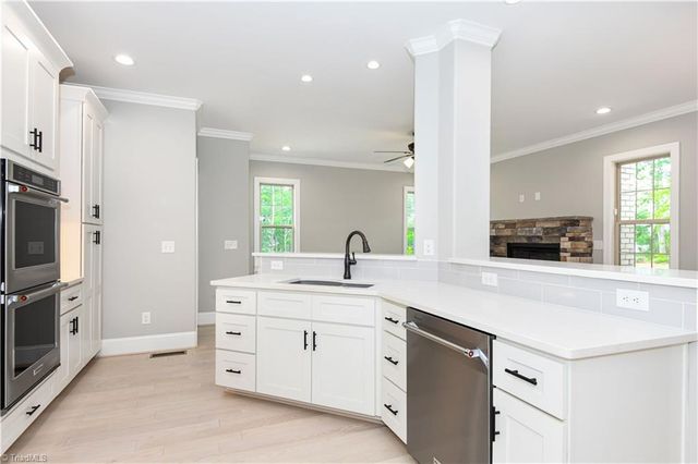 5483 Meadowlark Court, Winston-salem, NC 27106