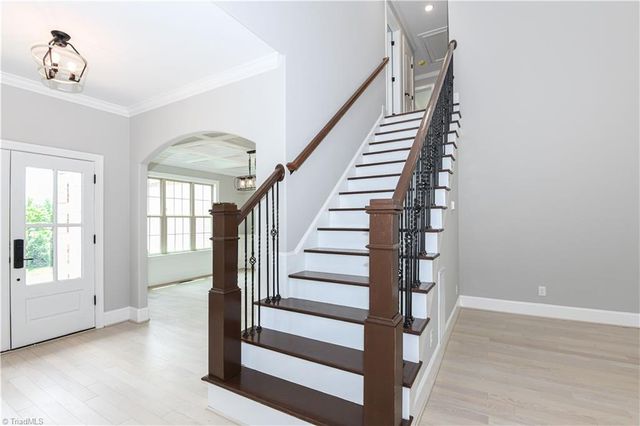 5483 Meadowlark Court, Winston-salem, NC 27106