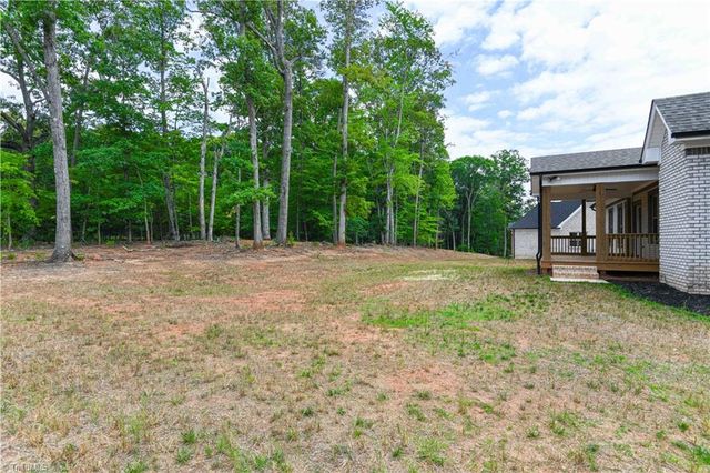 5483 Meadowlark Court, Winston-salem, NC 27106