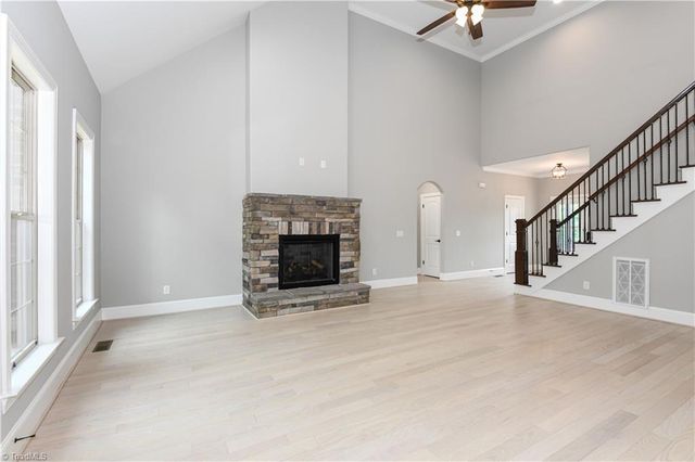5483 Meadowlark Court, Winston-salem, NC 27106