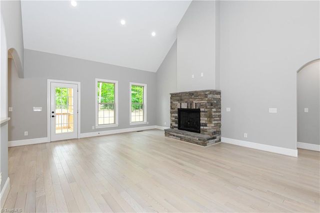 5483 Meadowlark Court, Winston-salem, NC 27106