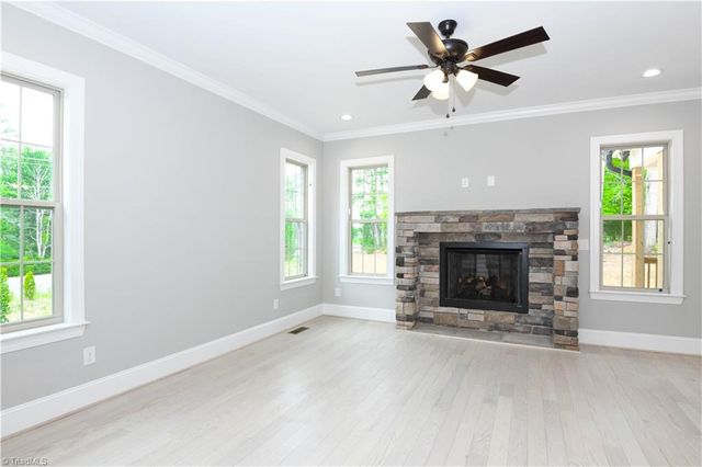 5483 Meadowlark Court, Winston-salem, NC 27106