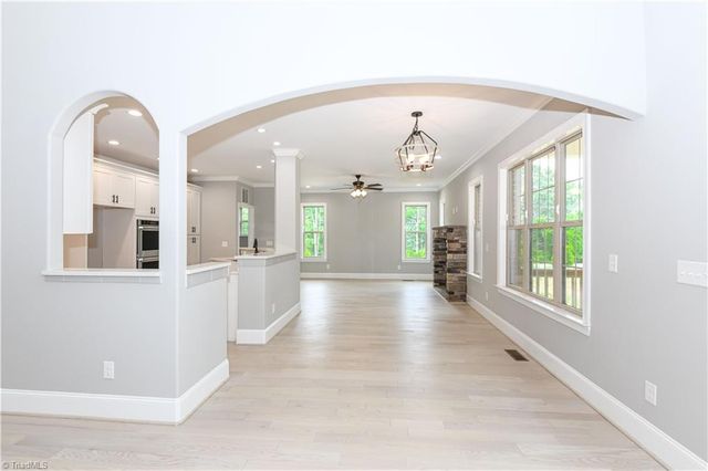 5483 Meadowlark Court, Winston-salem, NC 27106
