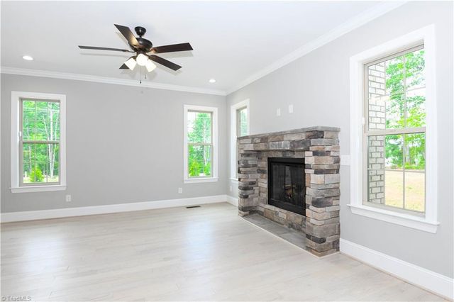 5483 Meadowlark Court, Winston-salem, NC 27106