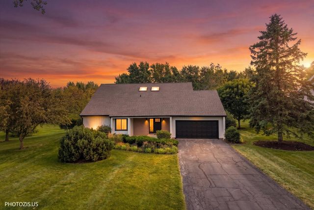 13 Chipping Campden Drive, South Barrington, IL 60010