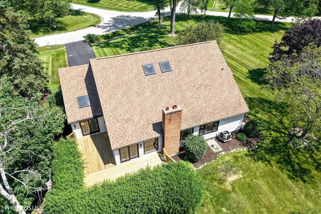 13 Chipping Campden Drive, South Barrington, IL 60010