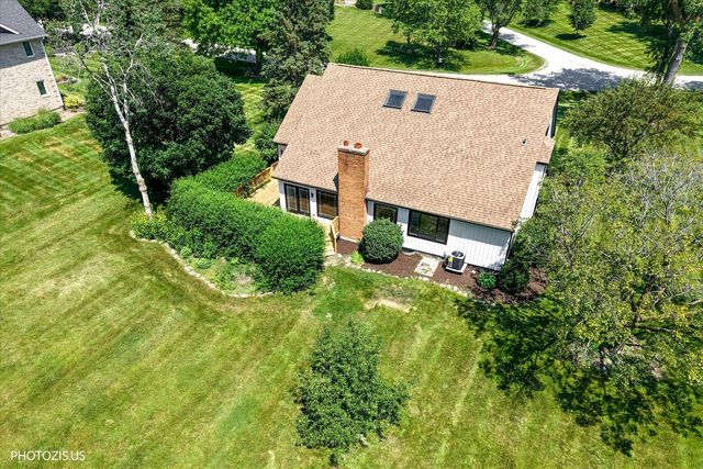 13 Chipping Campden Drive, South Barrington, IL 60010