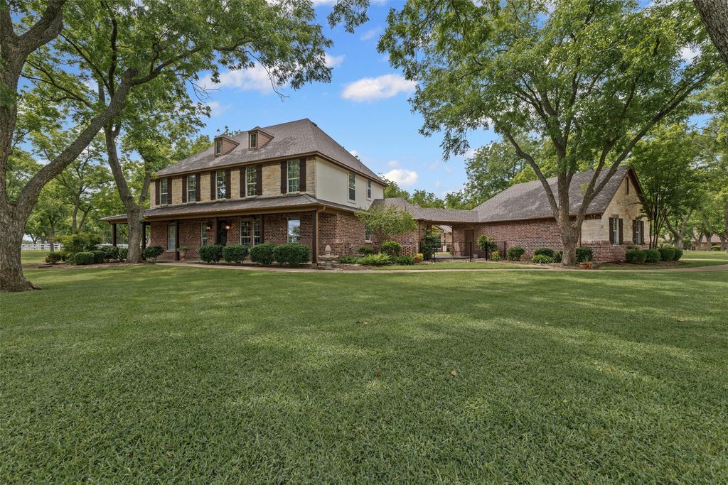7401 Hampton Drive, Granbury, TX 76049