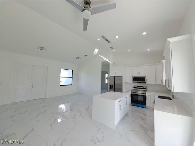 2915 28th ST SW, Lehigh Acres, FL 33976