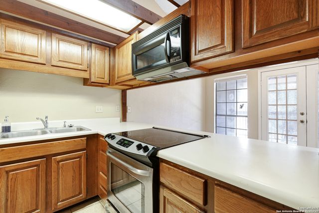 8633 Datapoint Dr Apt 224, San Antonio, TX 78229