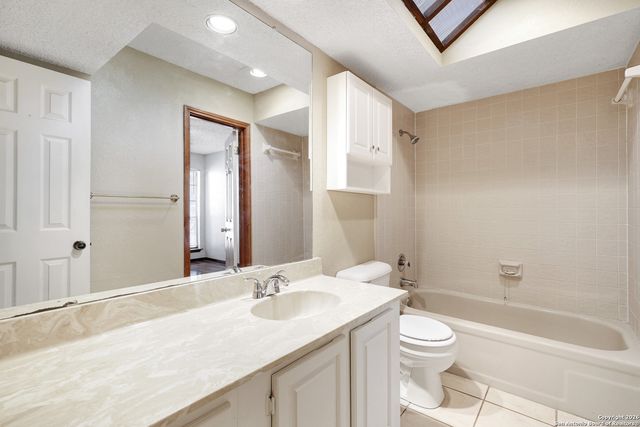 8633 Datapoint Dr Apt 224, San Antonio, TX 78229