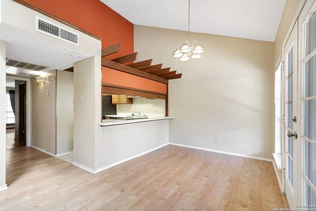 8633 Datapoint Dr Apt 224, San Antonio, TX 78229