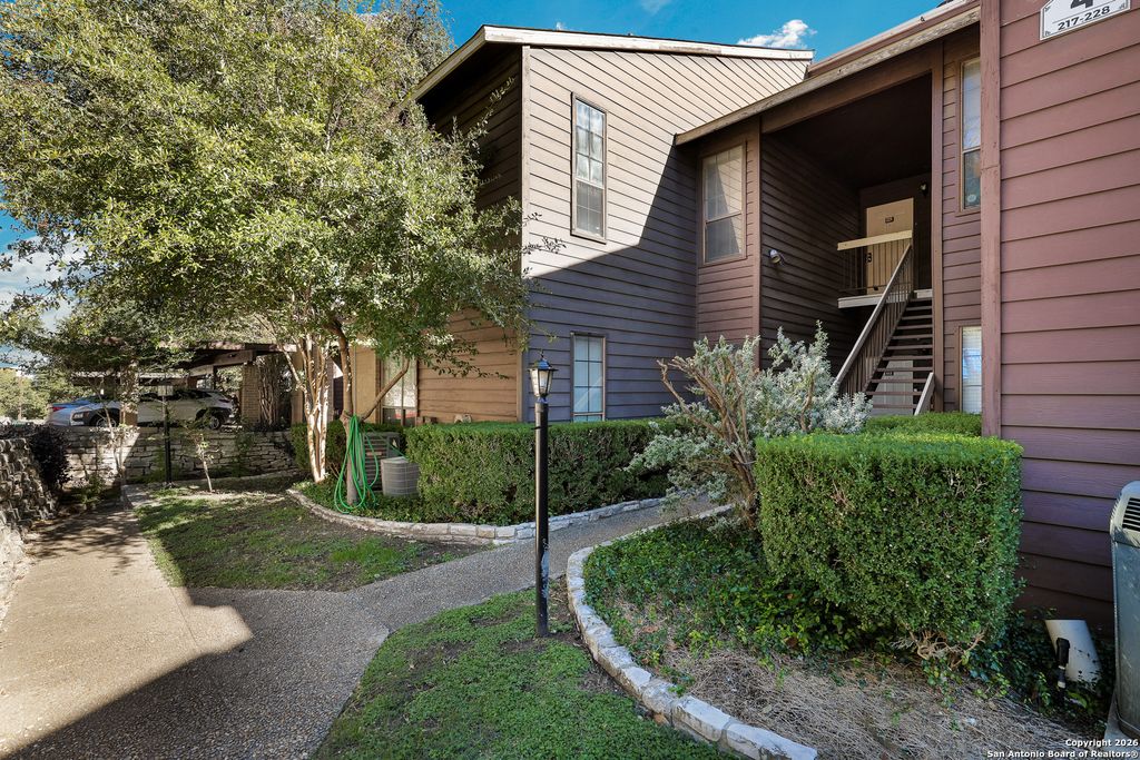 8633 Datapoint Dr Apt 224, San Antonio, TX 78229