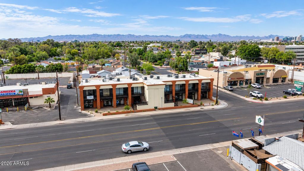 2425 E THOMAS Road, Phoenix, AZ 85016 — exterior