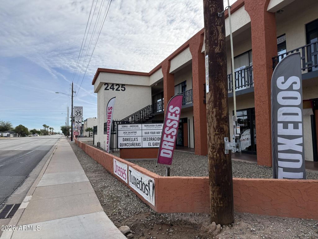 2425 E THOMAS Road, Phoenix, AZ 85016 — photo 2