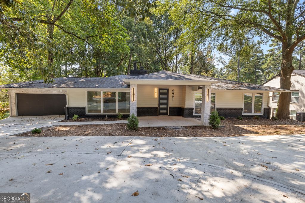 621 Hammond Drive, Atlanta, GA 30328