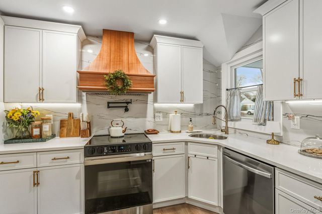 118 Ketcham Avenue, Patchogue, NY 11772