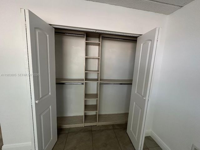 6115 NW 186th St 202, Hialeah, FL 33015