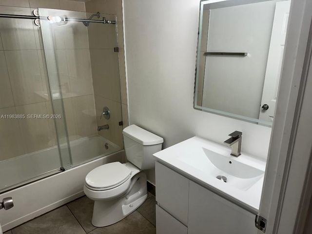 6115 NW 186th St 202, Hialeah, FL 33015