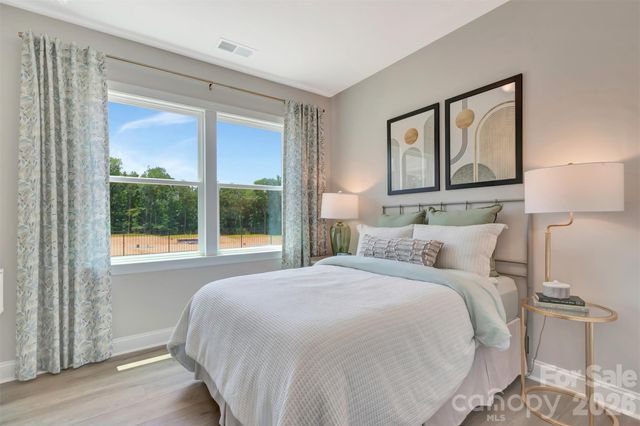 11200 Lochmere Road, Charlotte, NC 28278