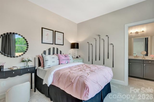 11200 Lochmere Road, Charlotte, NC 28278