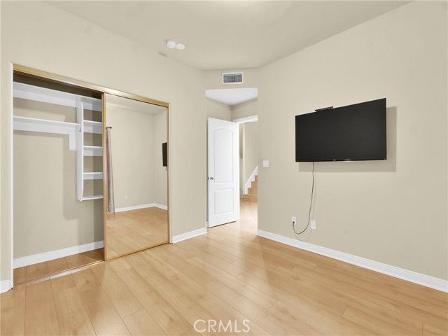 5242 Vesper 7, Sherman Oaks, CA 91411