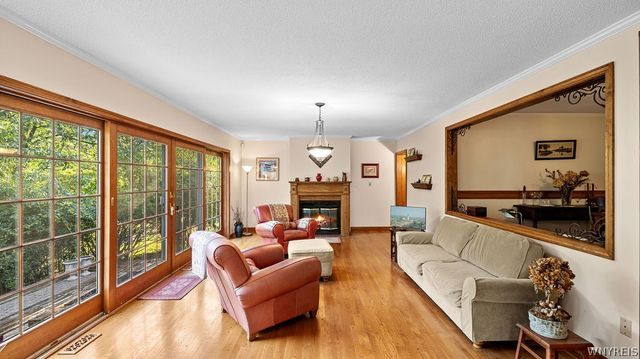 35 Lehn Springs Drive, Amherst, NY 14221