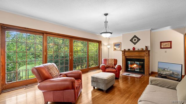 35 Lehn Springs Drive, Amherst, NY 14221