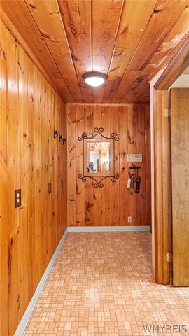 35 Lehn Springs Drive, Amherst, NY 14221