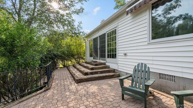 35 Lehn Springs Drive, Amherst, NY 14221