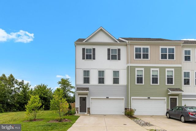 401 SNOWBERRY LN, Fredericksburg, VA 22405