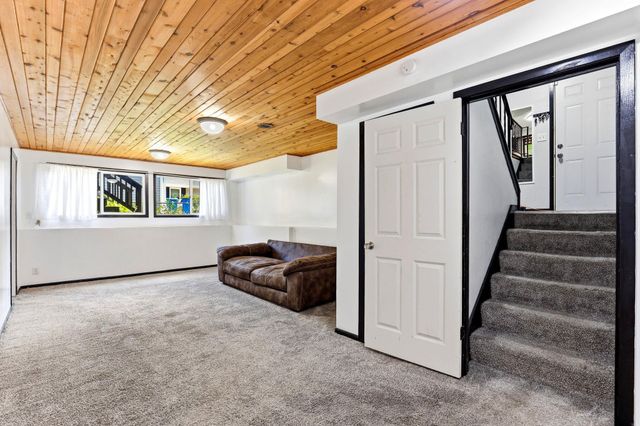 1344 Willow Lake Boulevard, Vadnais Heights, MN 55110