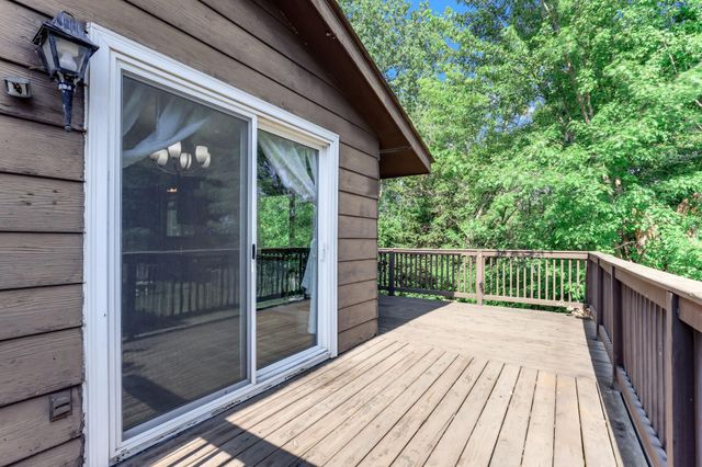 1344 Willow Lake Boulevard, Vadnais Heights, MN 55110