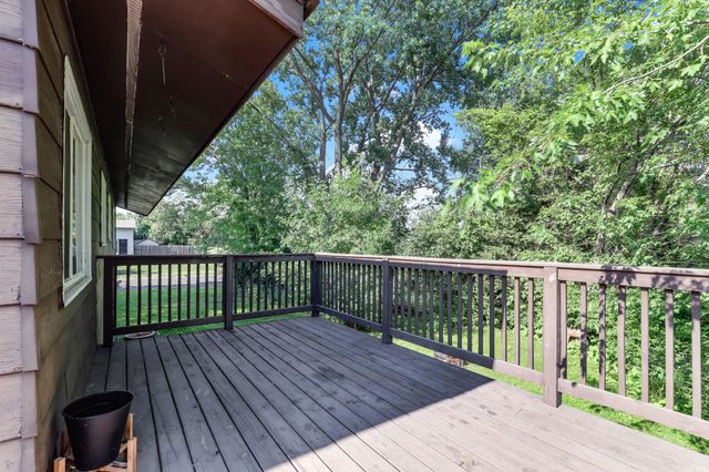 1344 Willow Lake Boulevard, Vadnais Heights, MN 55110