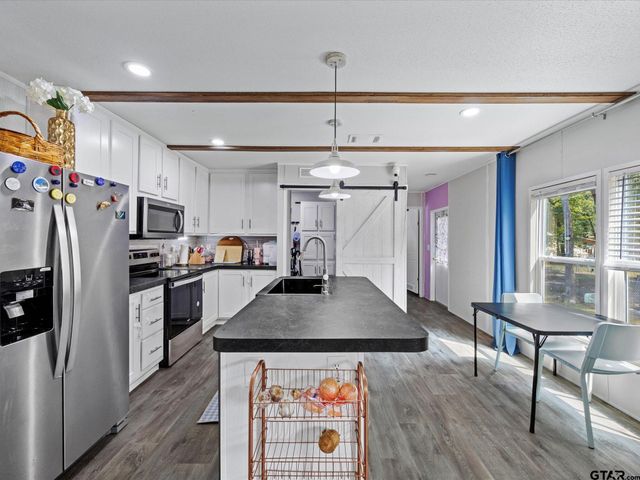 234 Red Robin Road, Gun Barrel City, TX 75156