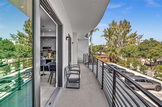 2100 Miami Road 204, Fort Lauderdale, FL 33316