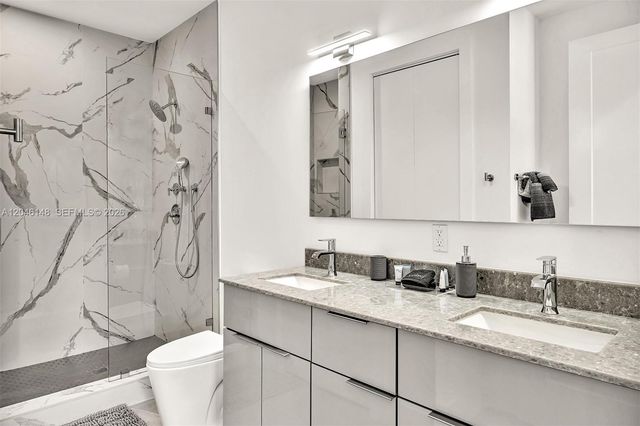 2100 Miami Road 204, Fort Lauderdale, FL 33316